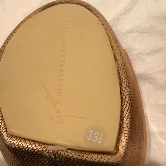 Peach suede sandal heels with open toe and bows - Picture 7 of 7